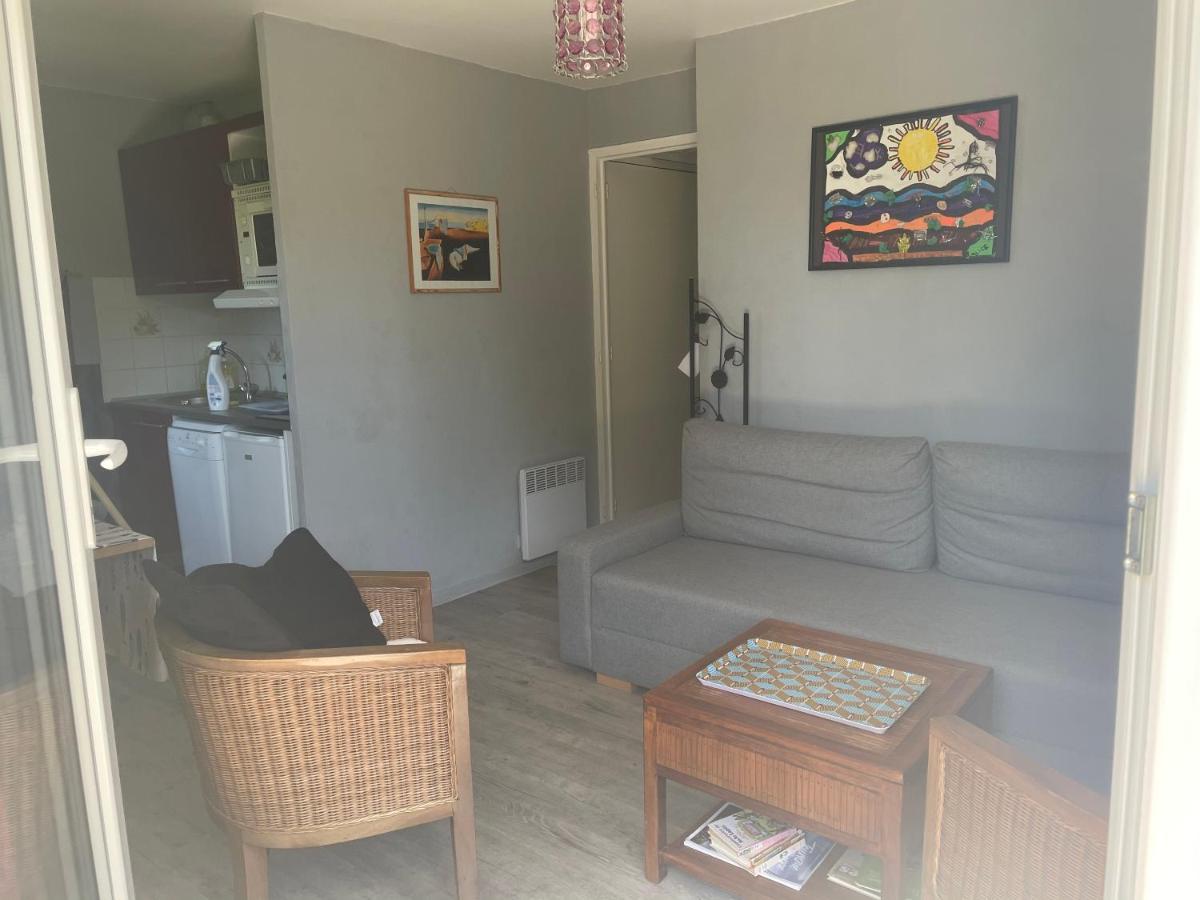 appartement proche mer avec jardin ensoleillé Houlgate Buitenkant foto