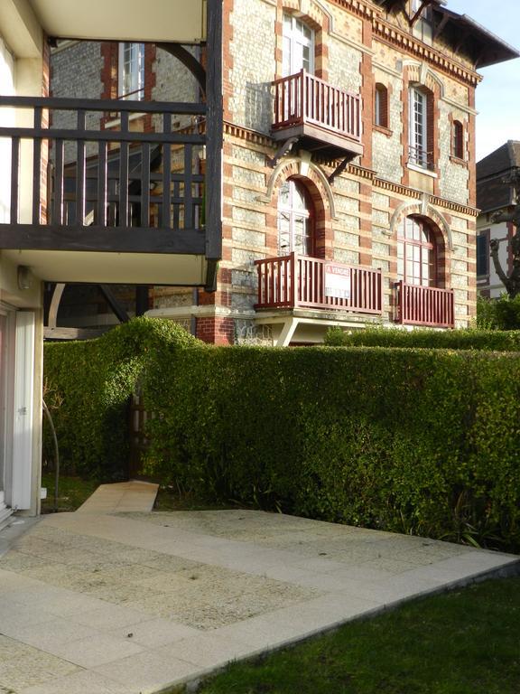 appartement proche mer avec jardin ensoleillé Houlgate Buitenkant foto